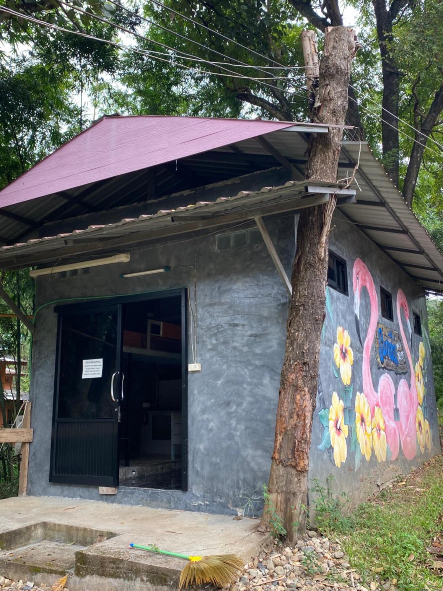 Shaya Homestay & Dorms Пай Екстериор снимка